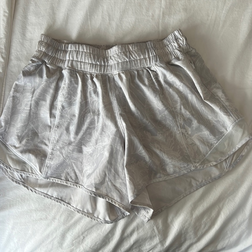 Lululemon Hotty Hot Low Rise Lined Short-2.5 inches